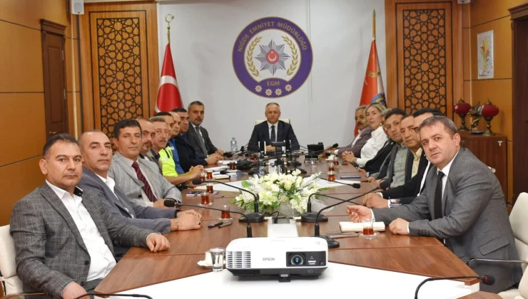 Emniyet Müdürü Özdemir Muhtarlarla bir araya geldi