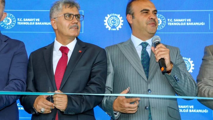 Bakan Kacır’ın katılımıyla Niğde OSB’de 15 fabrikanın açılışı, 11 fabrikanın temel atma töreni gerçekleştirildi