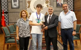 Matematik şampiyonundan Vali Çelik’e ziyaret