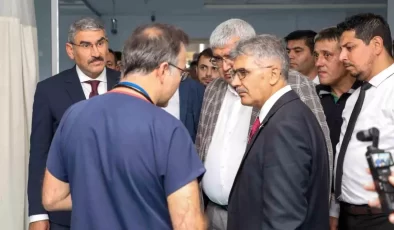Niğde Valisi Çelik, Kaza Sonucu Yaralanan Personelleri Ziyaret Etti